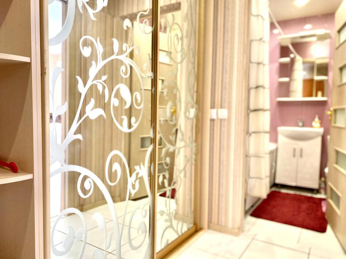 Apartpoltava Елегантна Квартира В Новобудові,Біля Каштанової Алеї, Центр Міста, Звітна Документація Extérieur photo